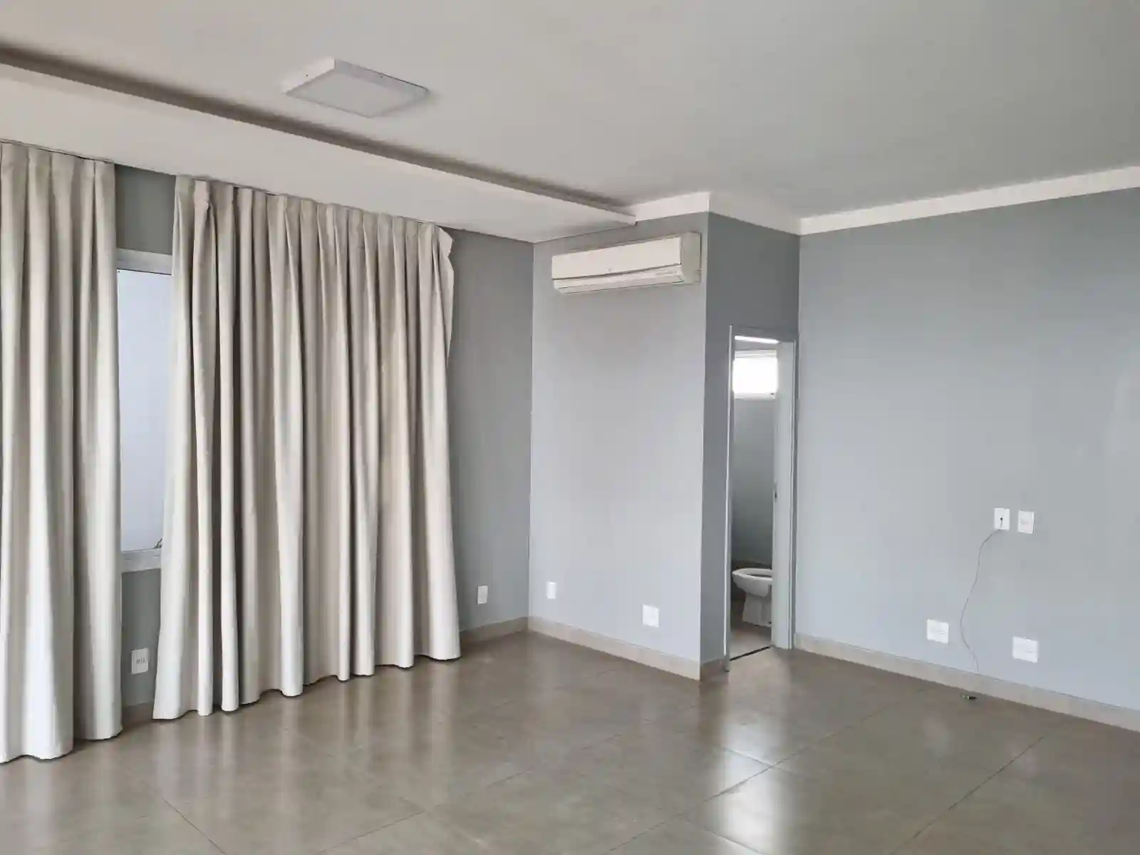 Casa de Condomínio com 3 quartos para aluguel, 305m² — foto 9 de 29