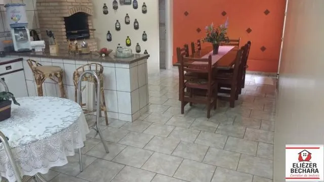 Casa à venda — foto 1 de 5