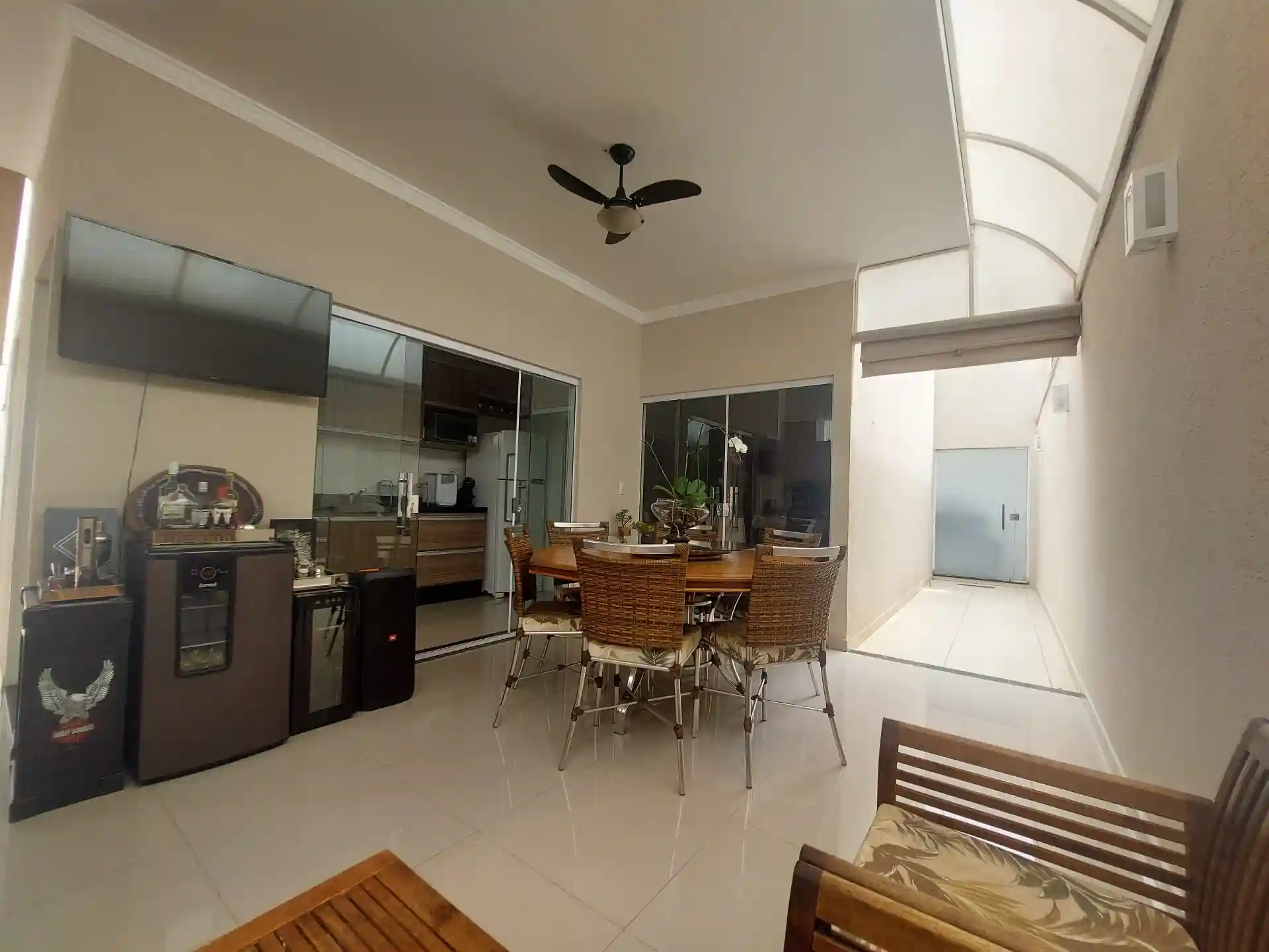 Casa de Condomínio com 3 quartos à venda, 200m² — foto 1 de 24