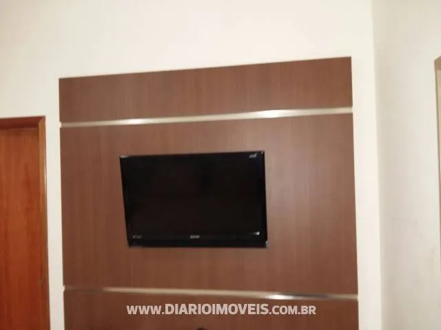 Casa à venda — foto 2 de 2