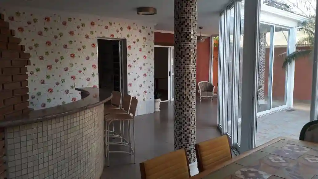 Casa de Condomínio com 4 quartos para aluguel, 450m² — foto 14 de 22