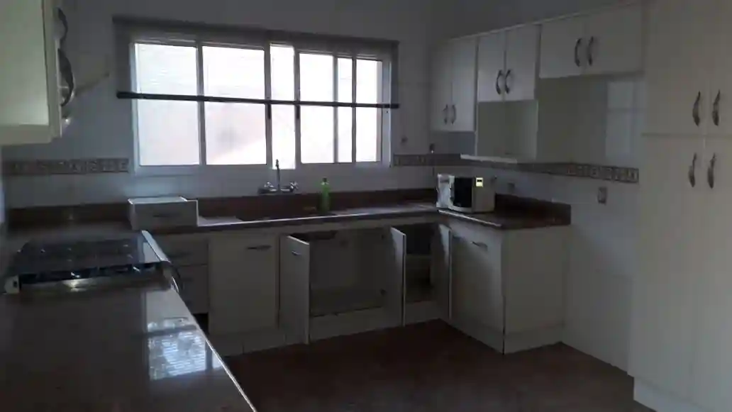 Casa de Condomínio com 4 quartos para aluguel, 450m² — foto 9 de 22