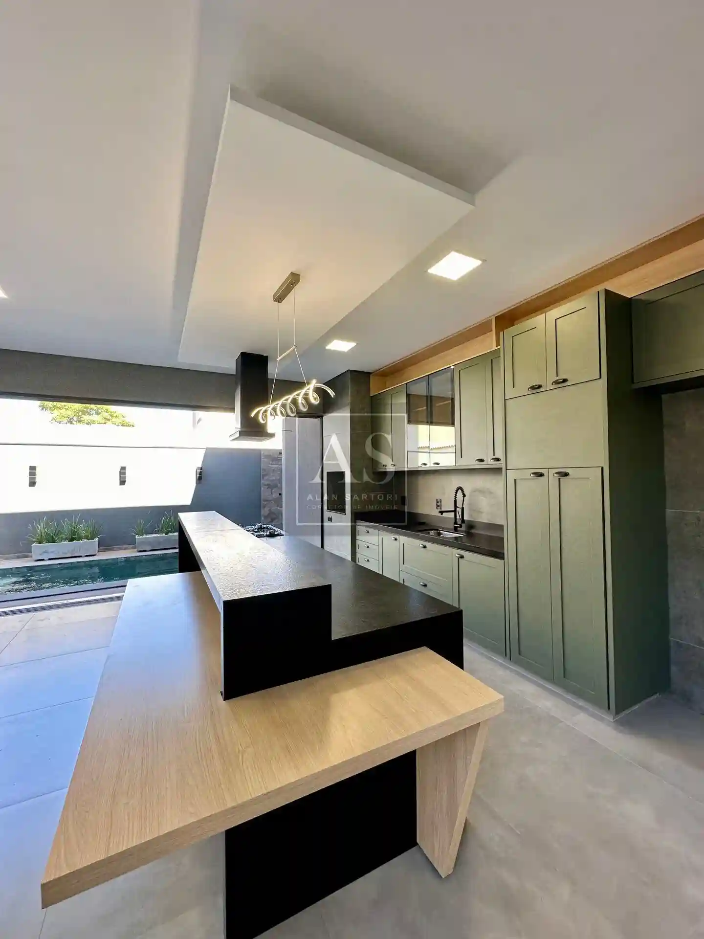 Casa de Condomínio com 3 quartos à venda, 225m² — foto 12 de 28