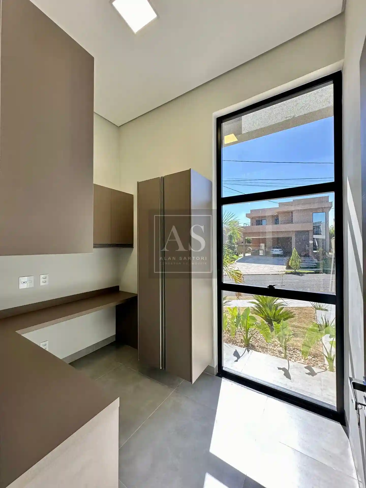 Casa de Condomínio com 3 quartos à venda, 225m² — foto 3 de 28