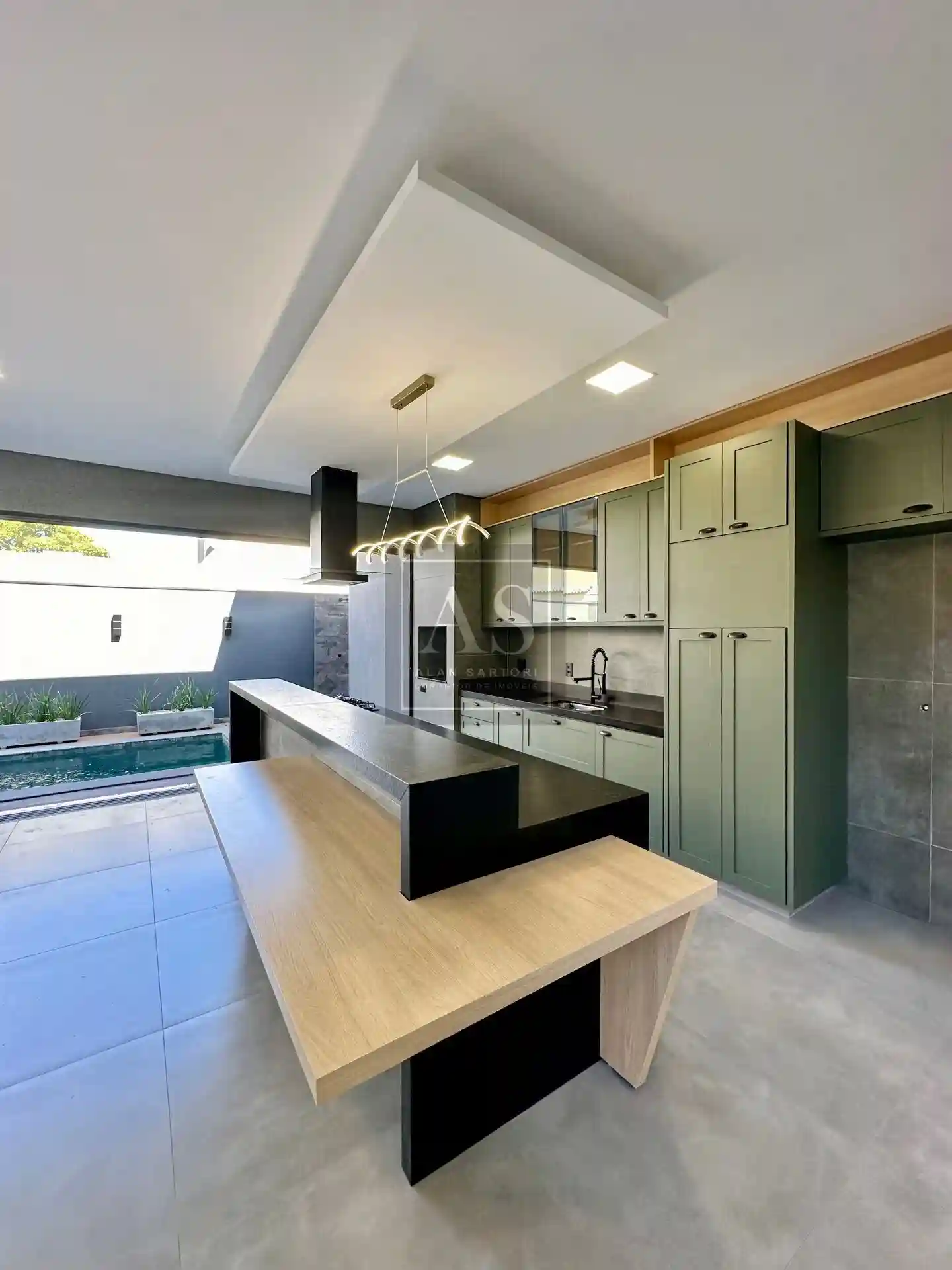 Casa de Condomínio com 3 quartos à venda, 225m² — foto 18 de 28