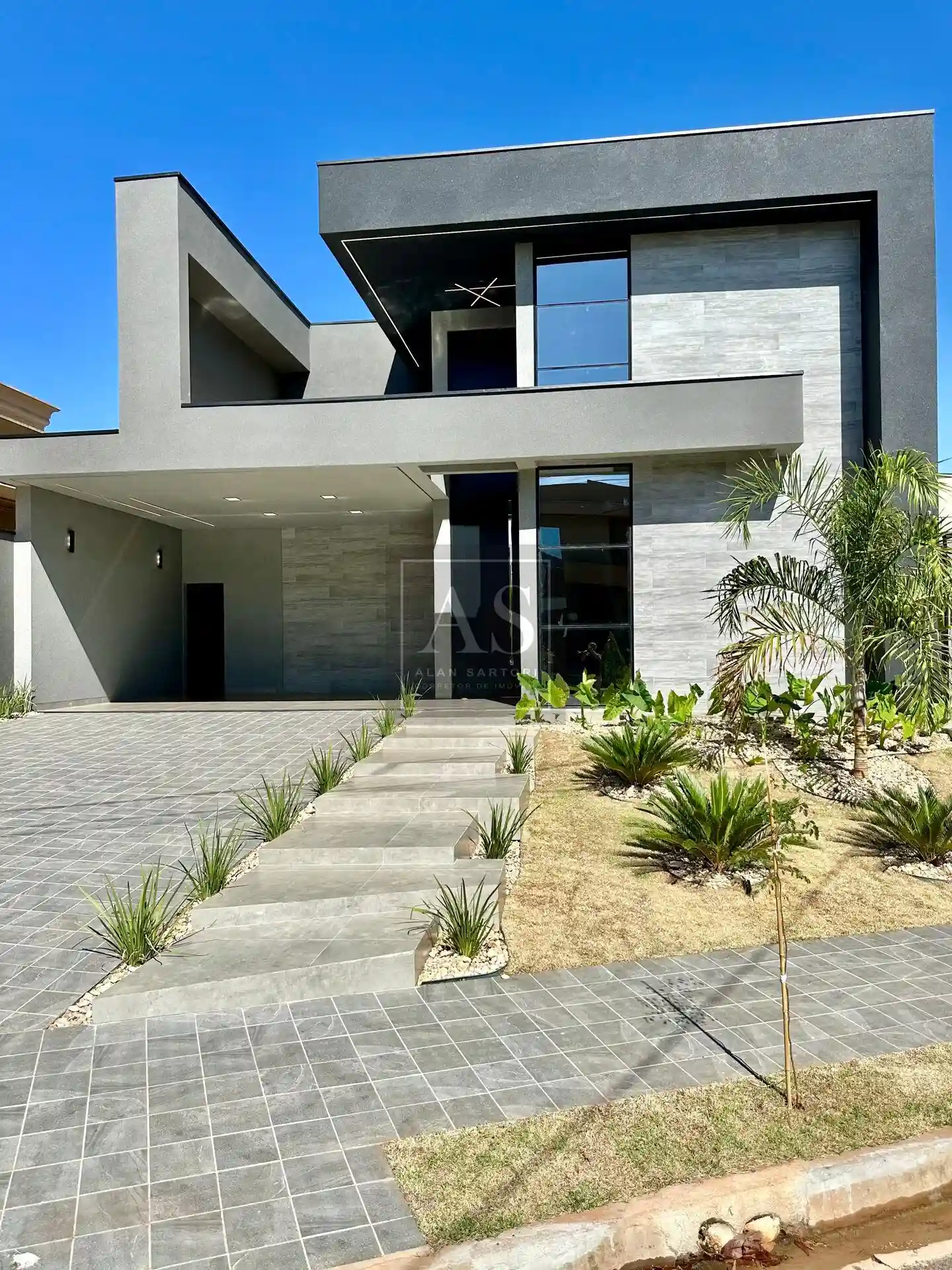 Casa de Condomínio com 3 quartos à venda, 225m² — foto 2 de 28
