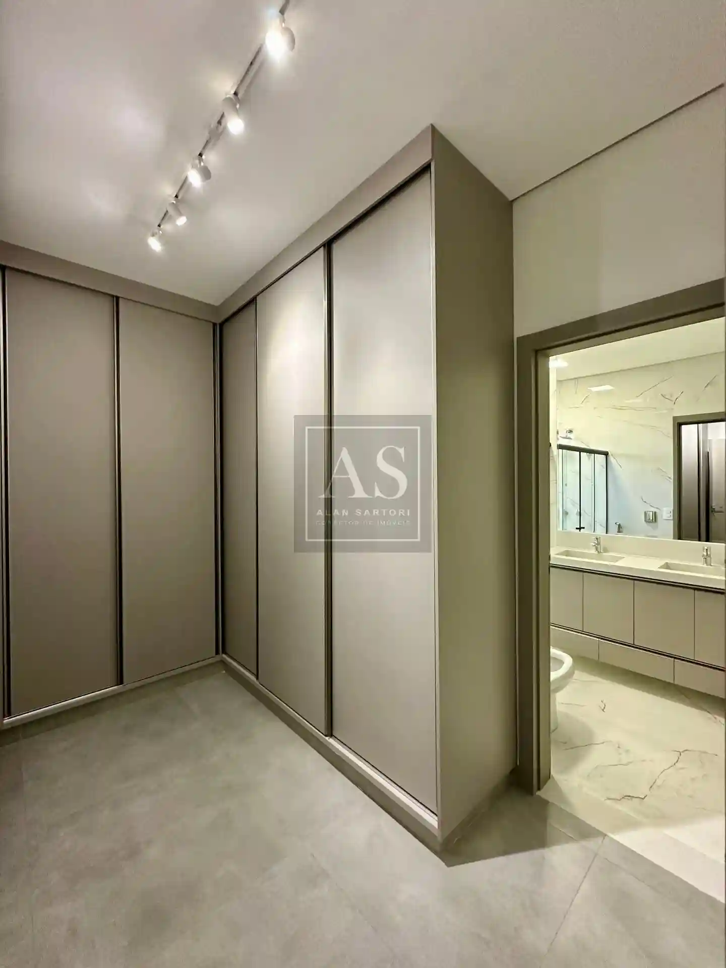 Casa de Condomínio com 3 quartos à venda, 225m² — foto 22 de 28