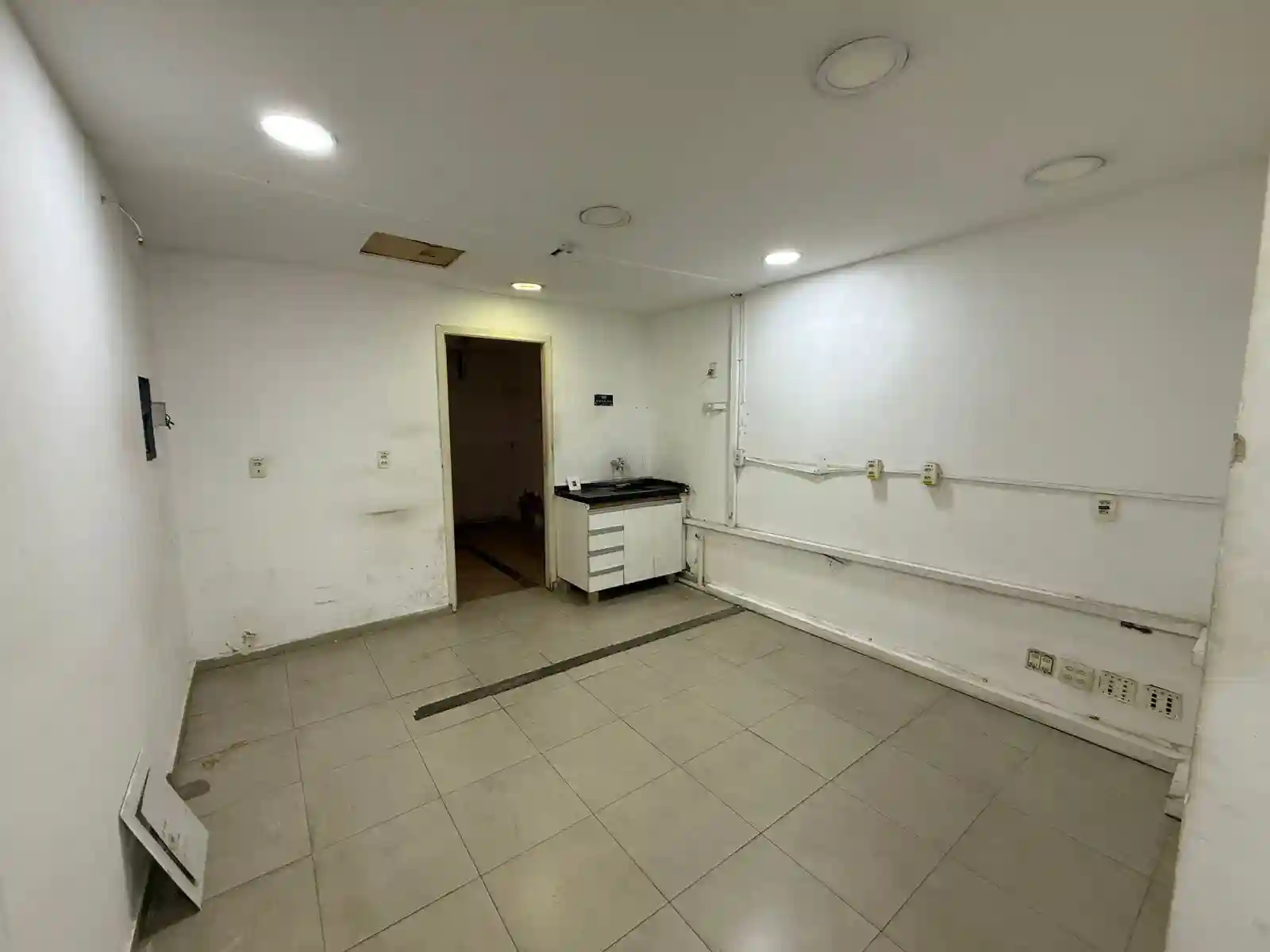Loja / Salão / Ponto Comercial  para aluguel, 75m² — foto 10 de 17