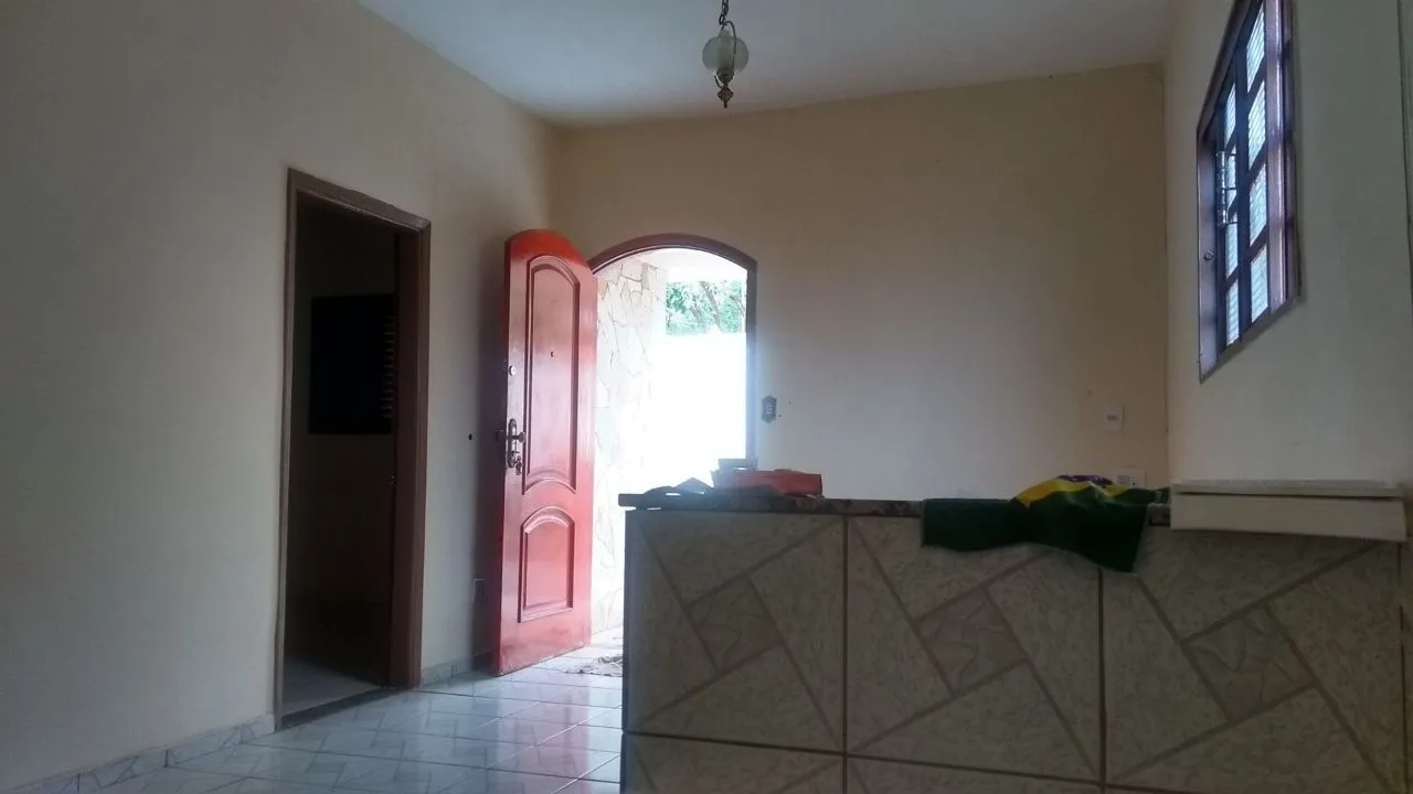 Casa à venda — foto 1 de 3