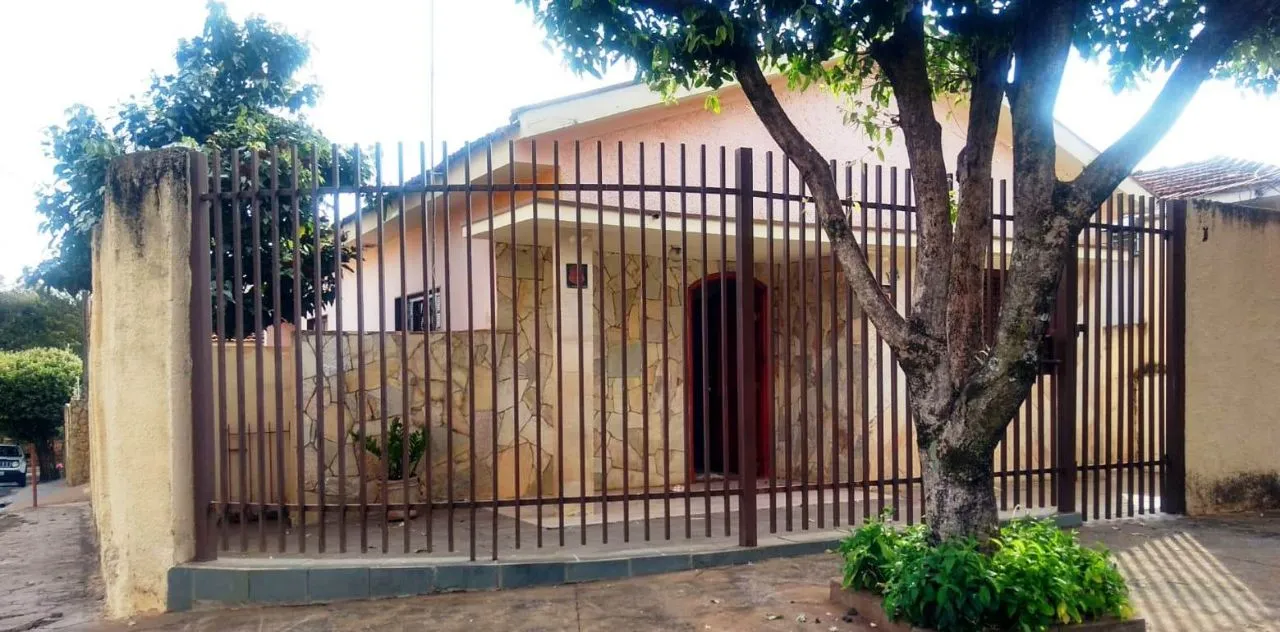 Casa à venda — foto 3 de 3