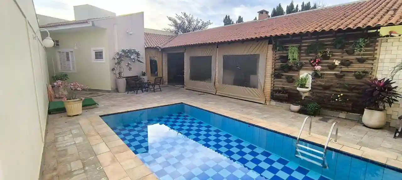 Casa com 3 quartos à venda, 420m² — foto 1 de 23