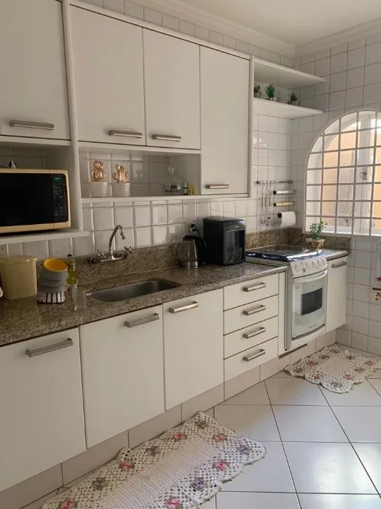Casa à venda — foto 5 de 9