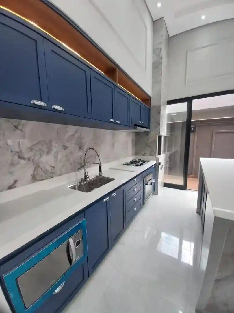 Casa de Condomínio com 3 quartos à venda, 253m² — foto 4 de 17