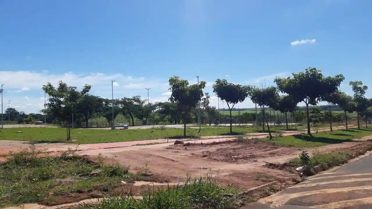 Terreno / Lote / Condomínio  à venda, 200m² — foto 8 de 17