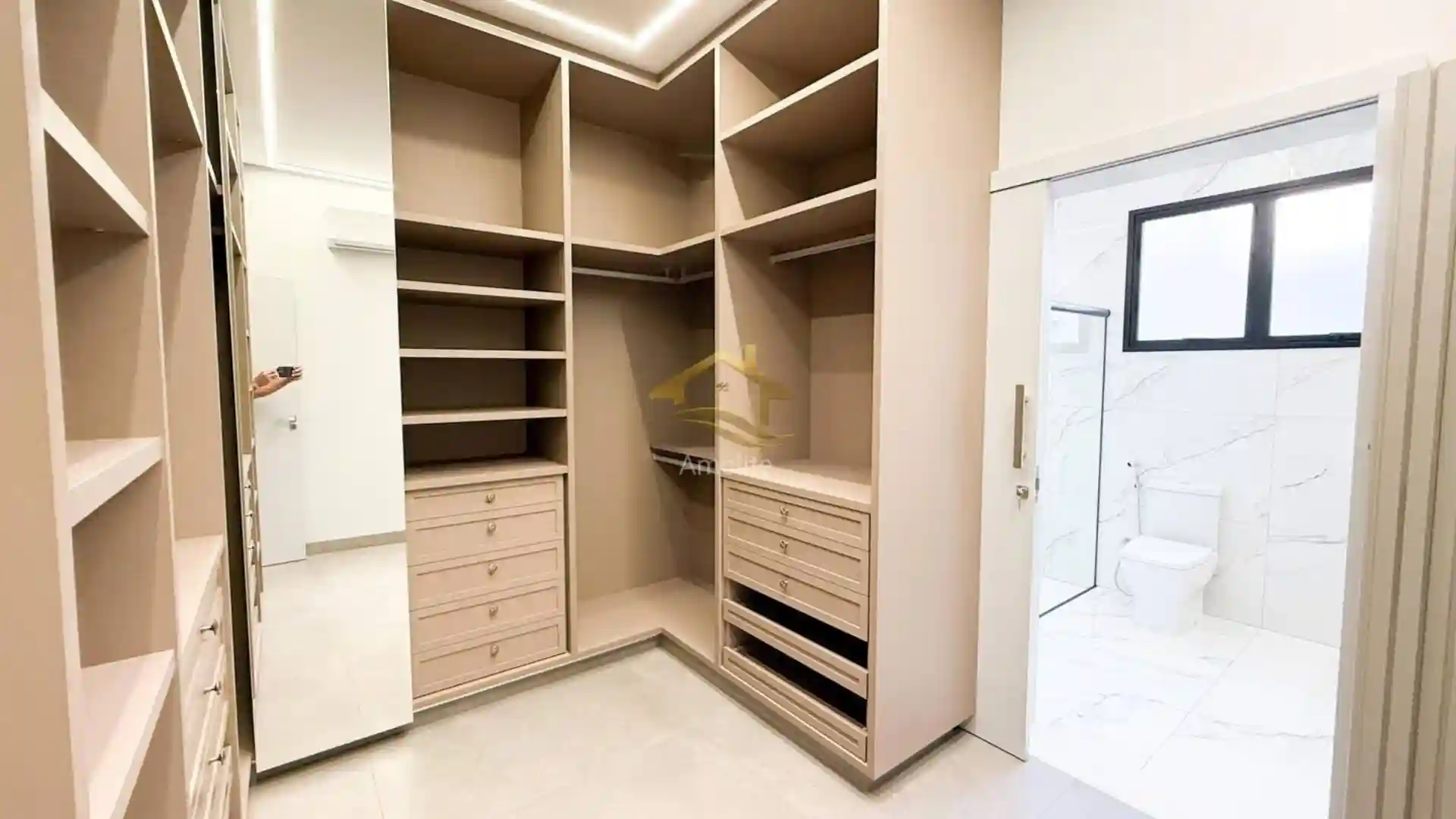 Casa de Condomínio com 3 quartos à venda, 272m² — foto 10 de 34