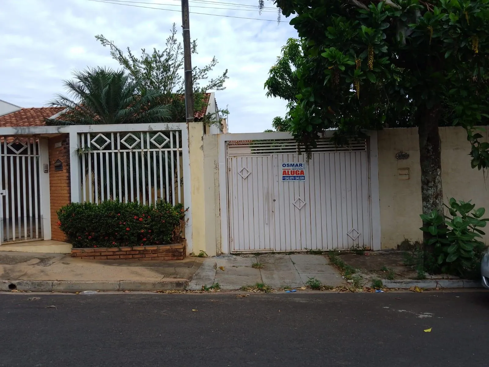 Casa com 3 quartos para aluguel, 40m² — foto 1 de 11