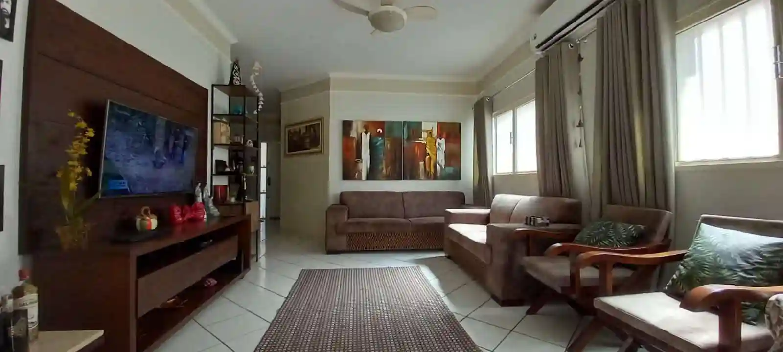 Casa com 3 quartos à venda, 220m² — foto 1 de 34