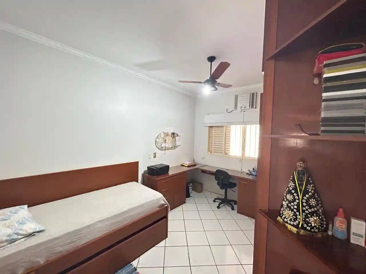 Casa com 3 quartos à venda, 220m² — foto 2 de 34