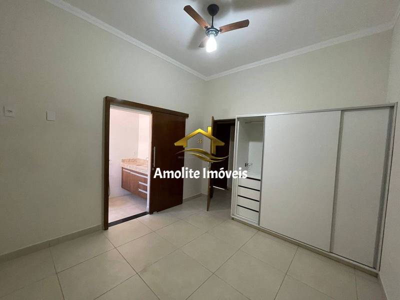 Casa de Condomínio com 4 quartos à venda, 300m² — foto 10 de 38