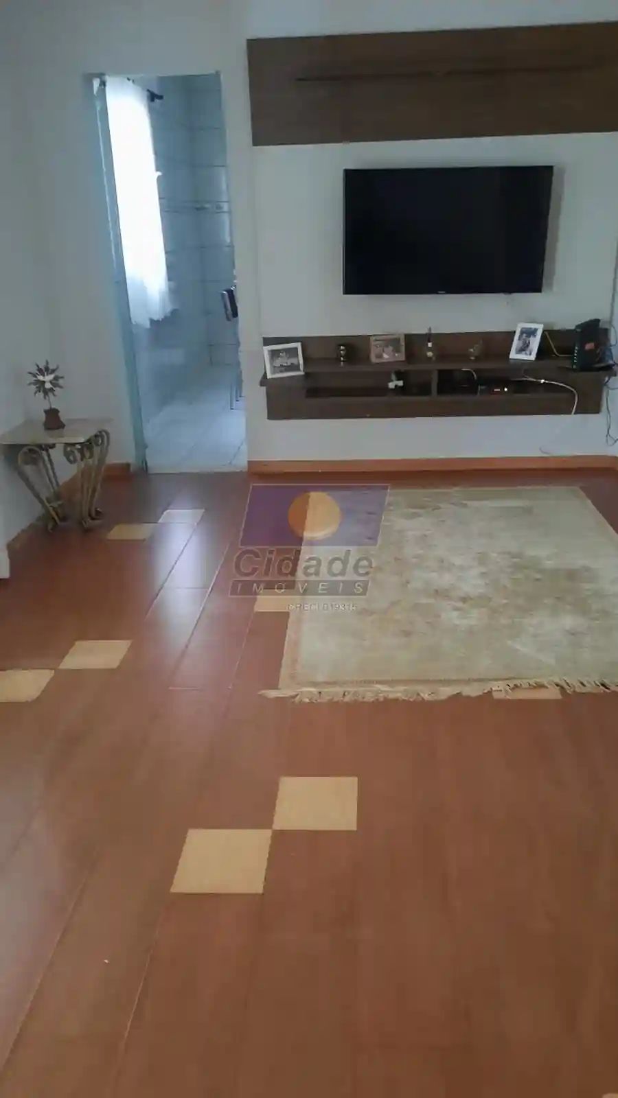 Casa com 3 quartos à venda, 220m² — foto 3 de 9