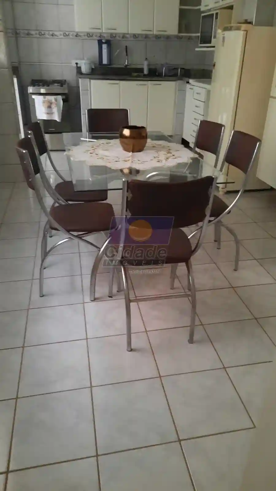 Casa com 3 quartos à venda, 220m² — foto 4 de 9
