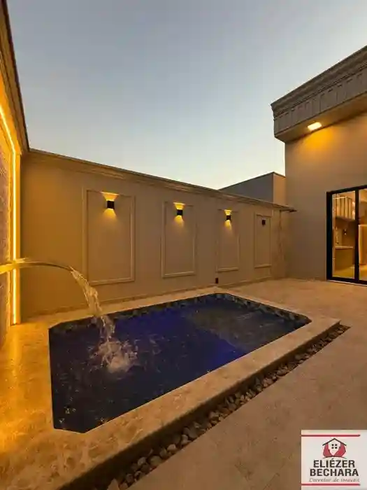 Casa com 3 quartos à venda, 130m² — foto 2 de 8