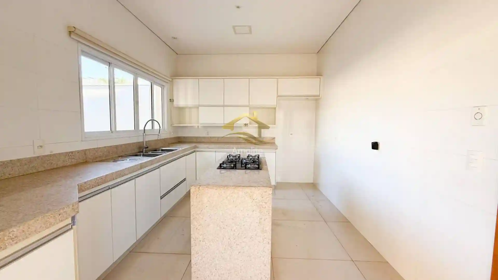 Casa de Condomínio com 3 quartos à venda, 370m² — foto 11 de 22