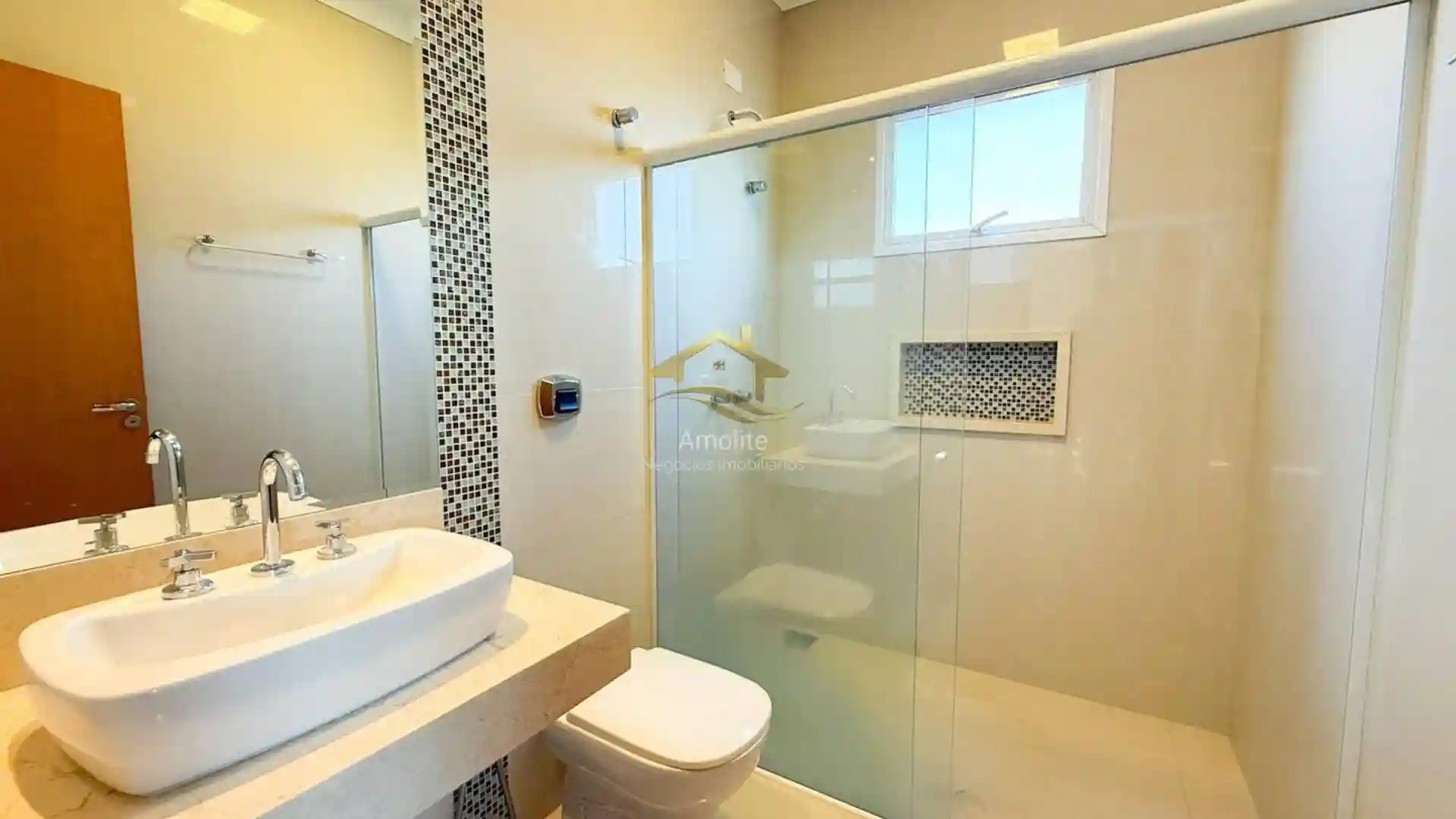 Casa de Condomínio com 3 quartos à venda, 370m² — foto 2 de 22