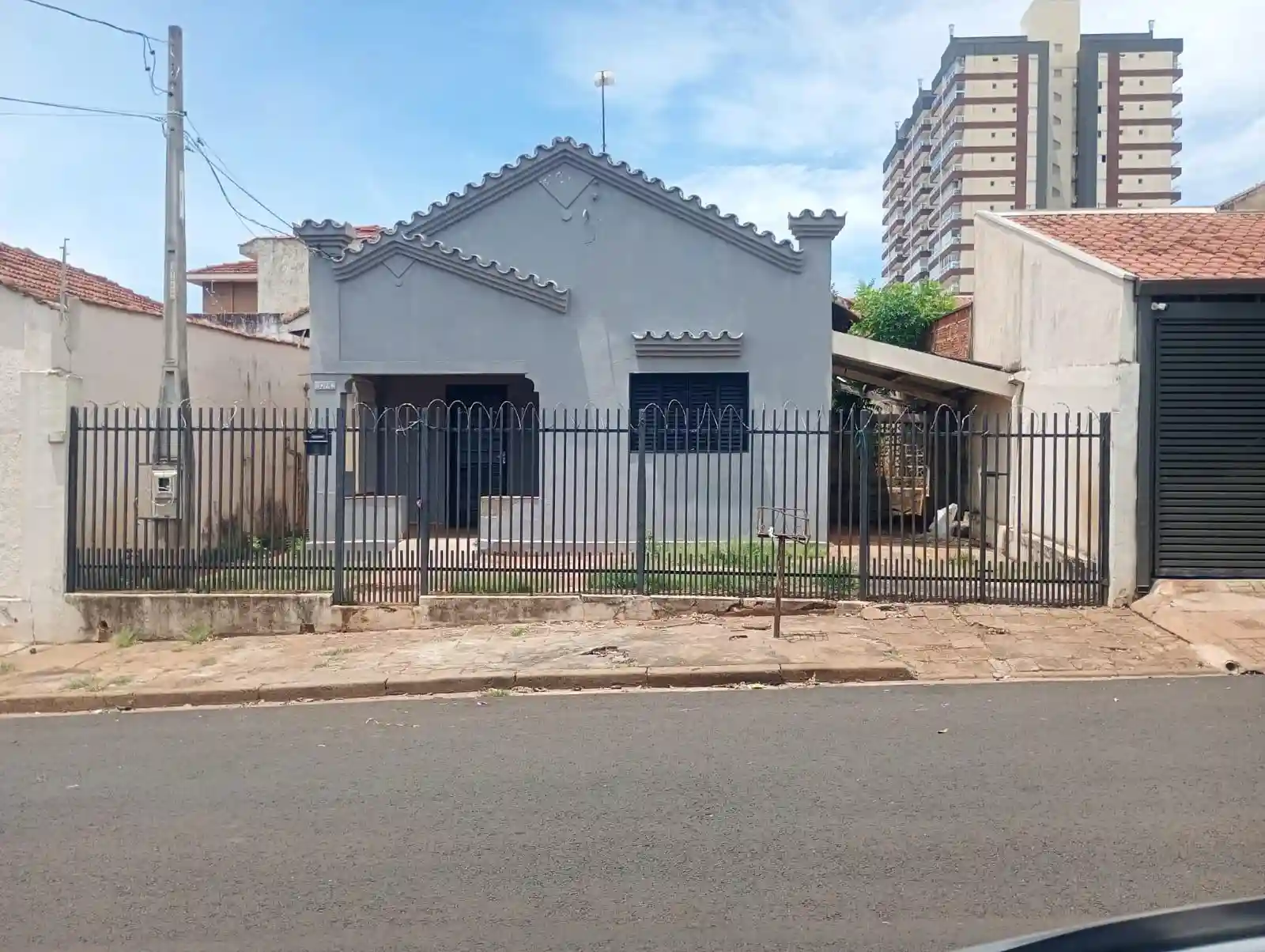 Casa com 3 quartos à venda, 222m² — foto 1 de 7