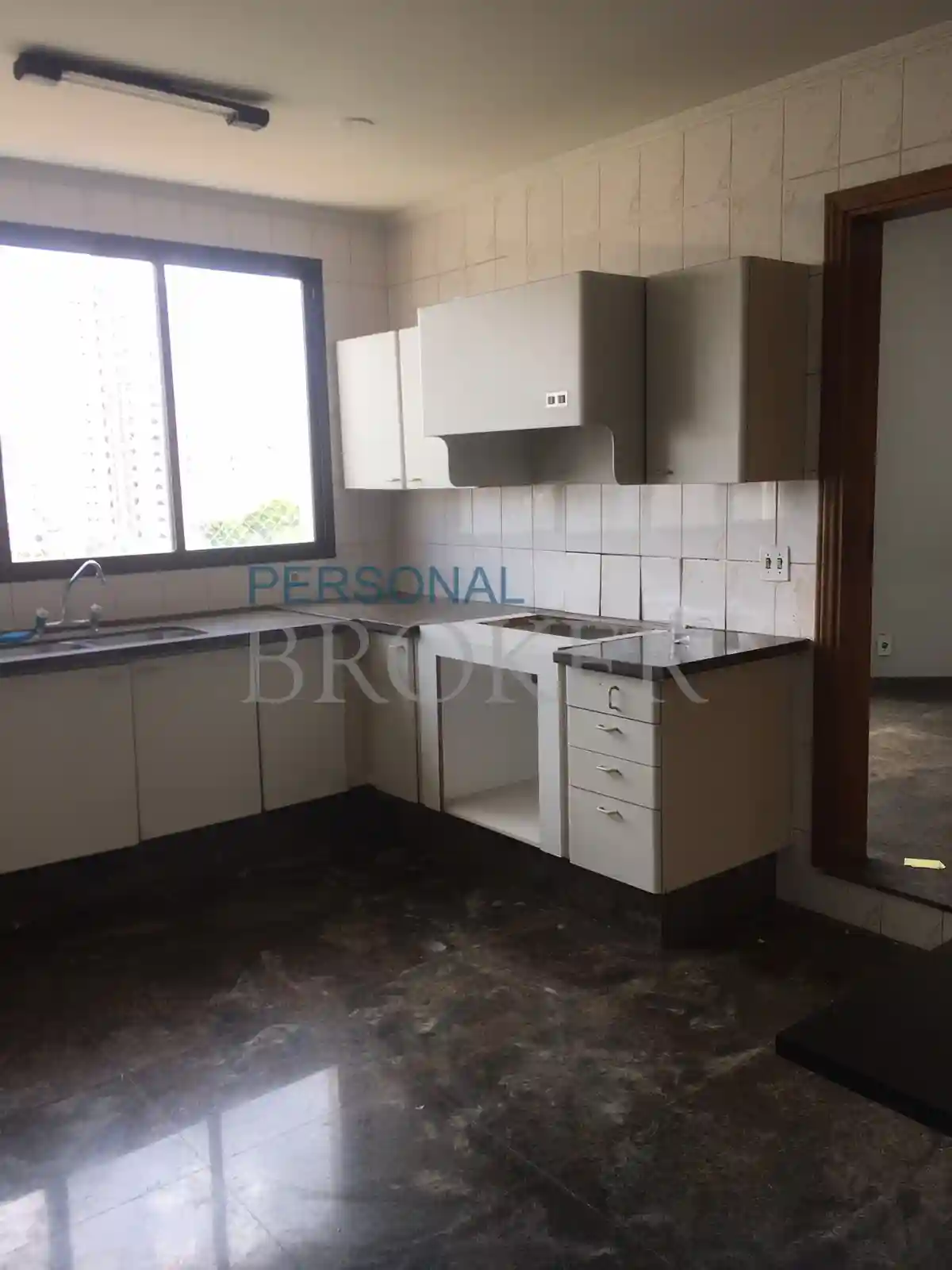 Apartamento com 4 quartos para aluguel, 300m² — foto 3 de 12