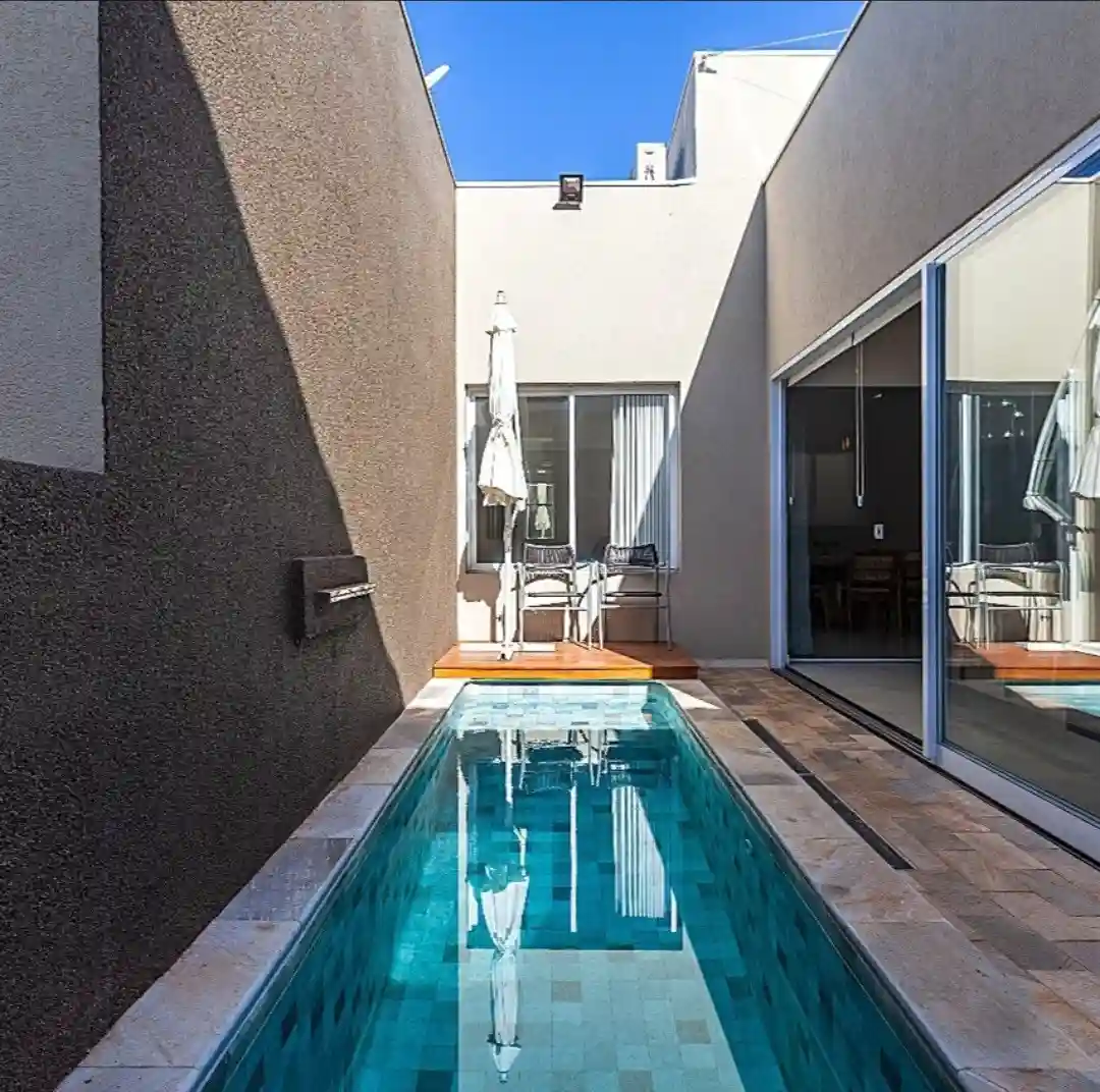 Casa de Condomínio com 3 quartos à venda, 240m² — foto 1 de 10