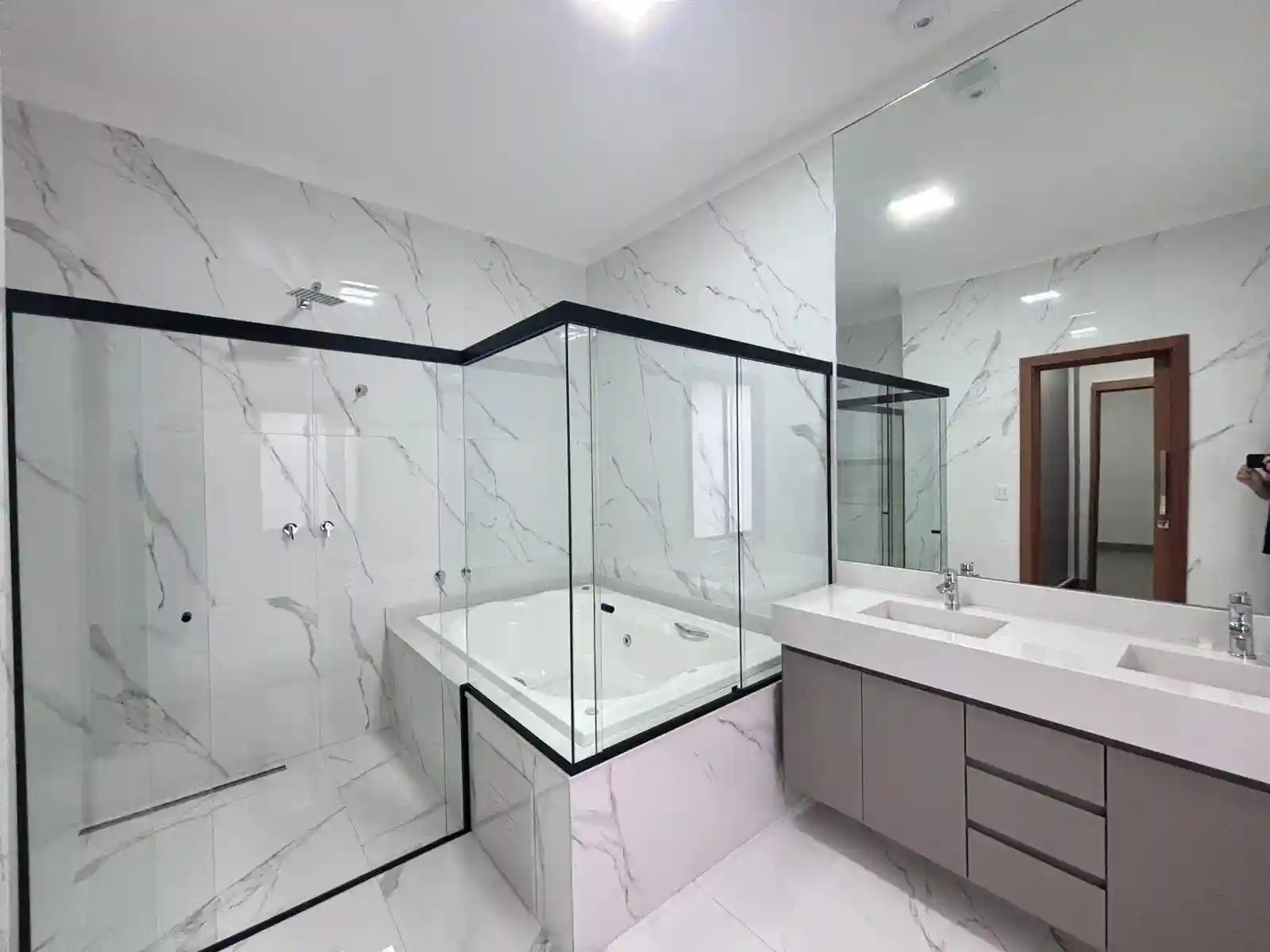 Casa de Condomínio com 3 quartos à venda, 360m² — foto 22 de 42