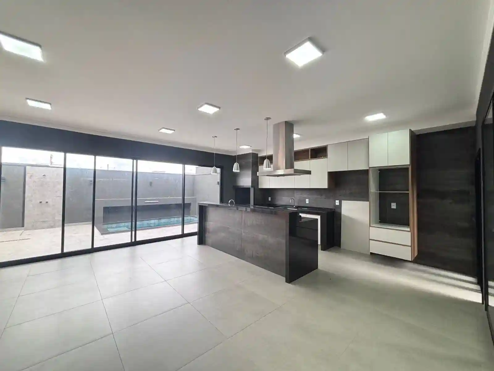 Casa de Condomínio com 3 quartos à venda, 360m² — foto 10 de 42