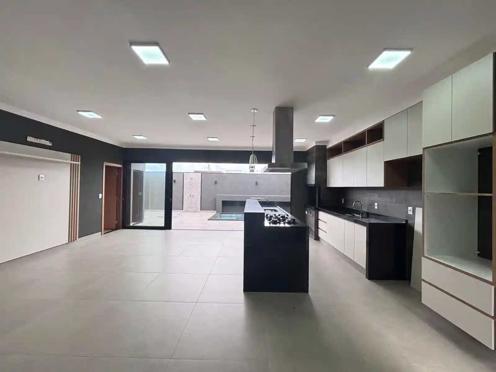 Casa de Condomínio com 3 quartos à venda, 360m² — foto 35 de 42