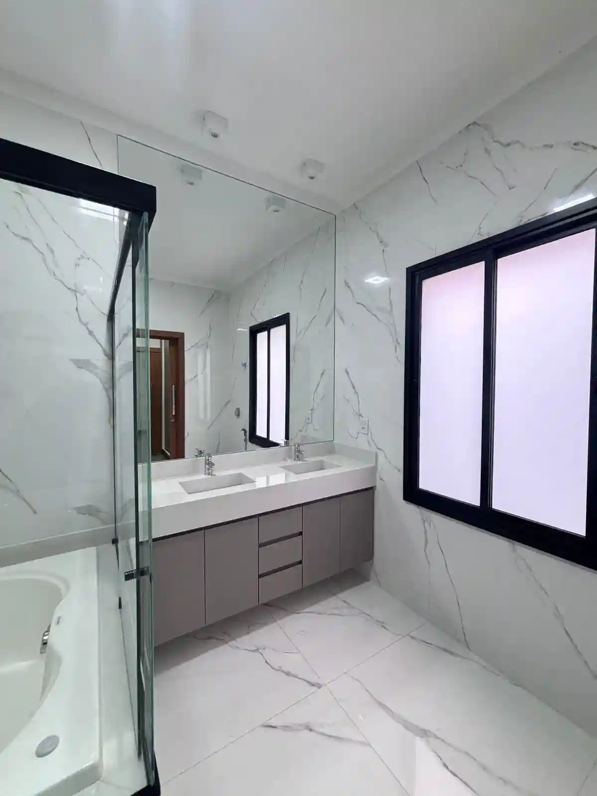 Casa de Condomínio com 3 quartos à venda, 360m² — foto 25 de 42