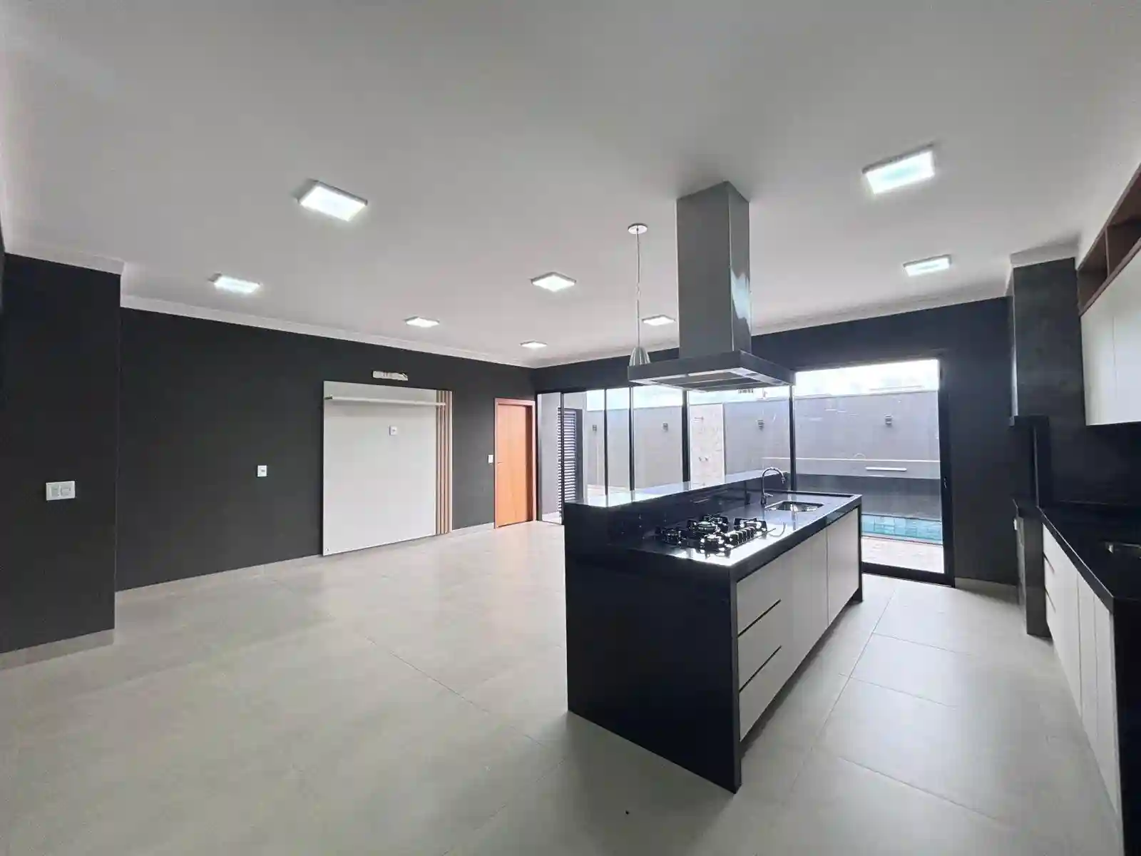 Casa de Condomínio com 3 quartos à venda, 360m² — foto 8 de 42
