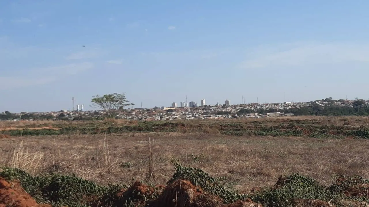 Terreno / Lote / Condomínio à venda, 201m² — foto 5 de 7