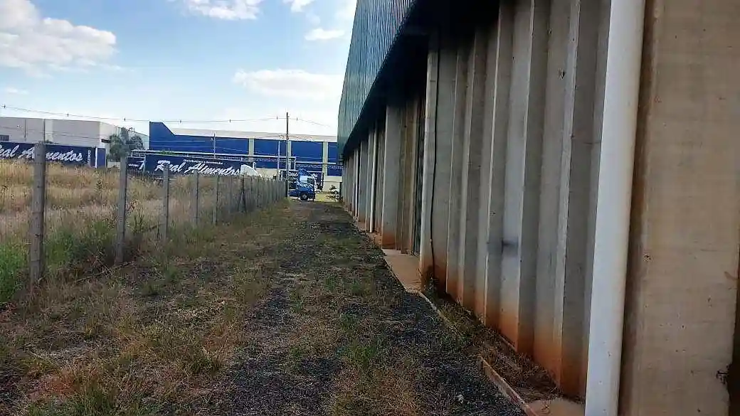 Galpão / Depósito / Armazém  para aluguel, 1000m² — foto 6 de 10