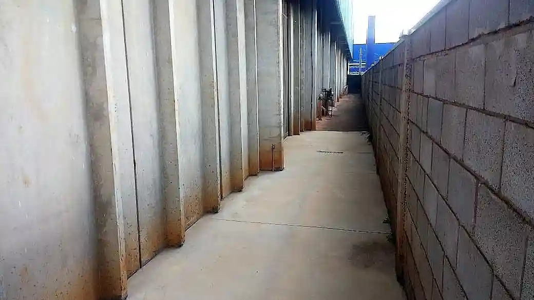 Galpão / Depósito / Armazém  para aluguel, 1000m² — foto 7 de 10