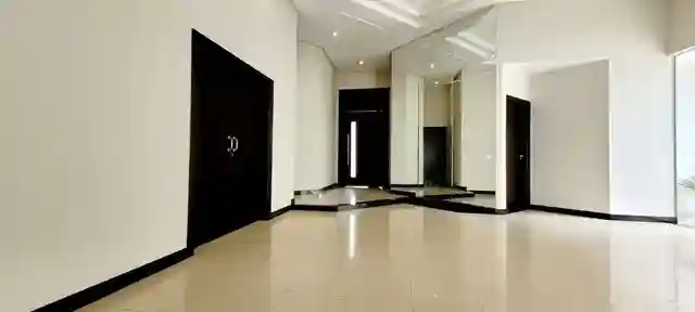 Casa de Condomínio com 4 quartos à venda, 280m² — foto 2 de 6