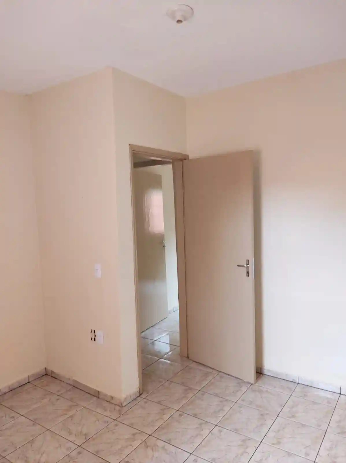 Casa com 3 quartos à venda — foto 3 de 12