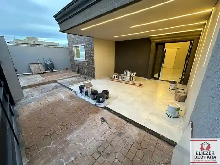 Casa com 3 quartos à venda, 131m² — foto 4 de 28