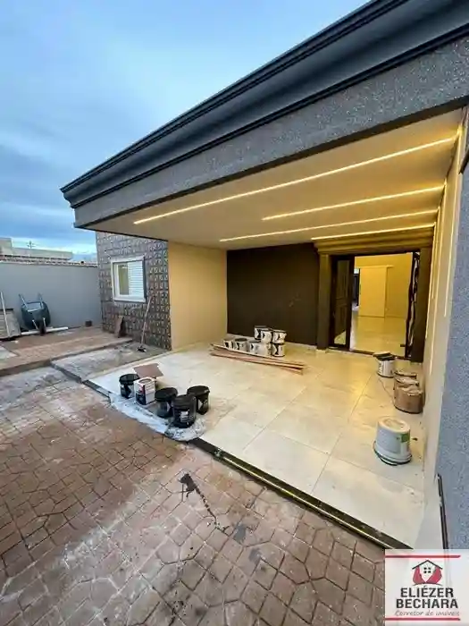 Casa com 3 quartos à venda, 131m² — foto 3 de 28
