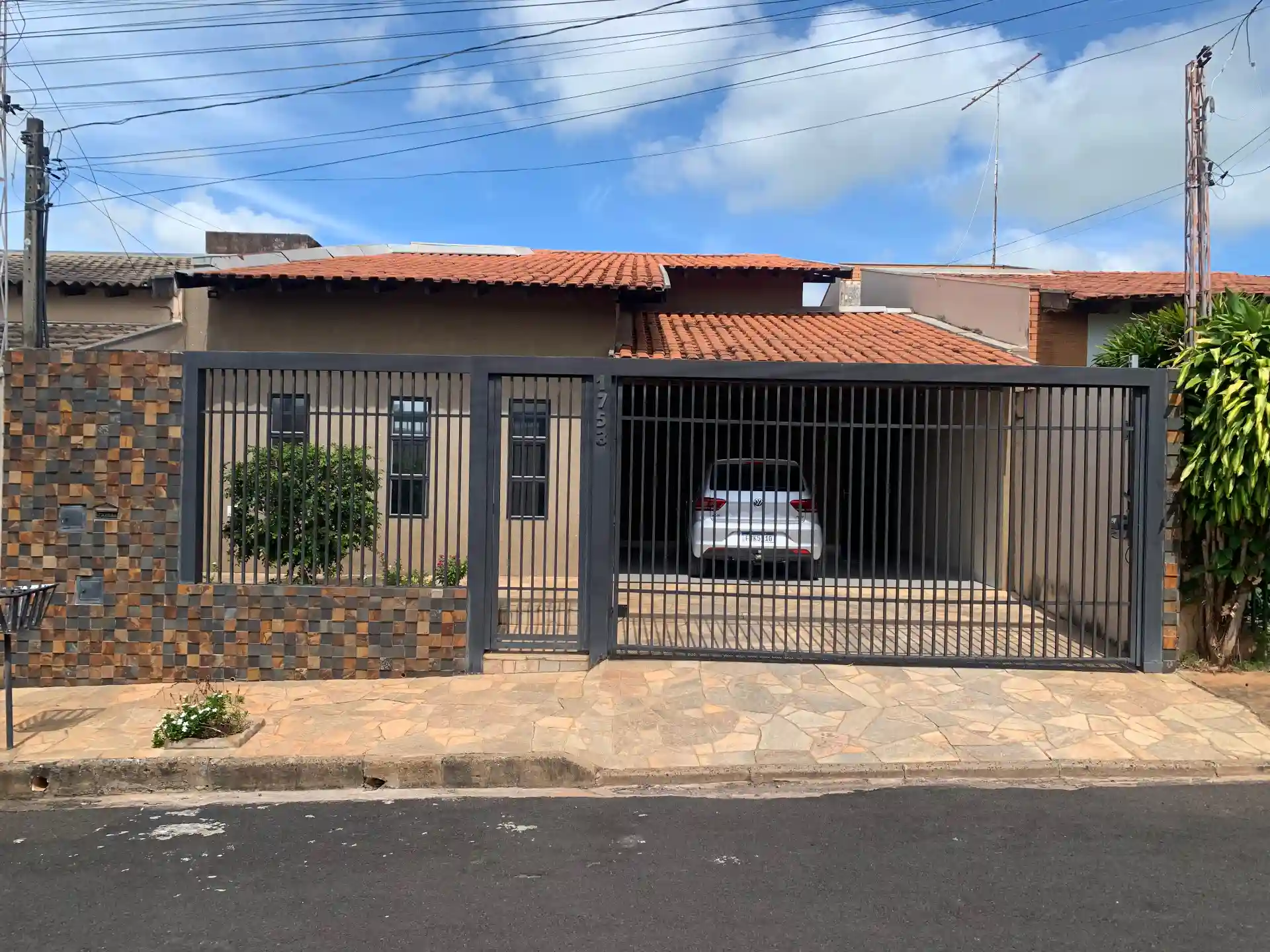 Casa com 3 quartos à venda, 190m² — foto 1 de 38