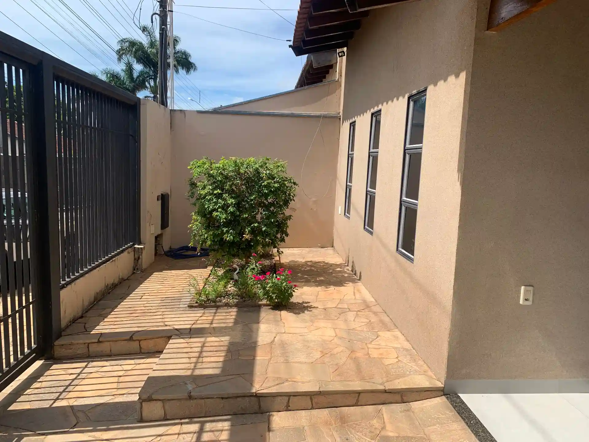 Casa com 3 quartos à venda, 190m² — foto 2 de 38