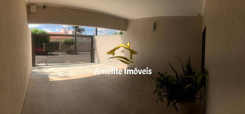 Casa de Condomínio com 4 quartos à venda, 240m² — foto 2 de 27