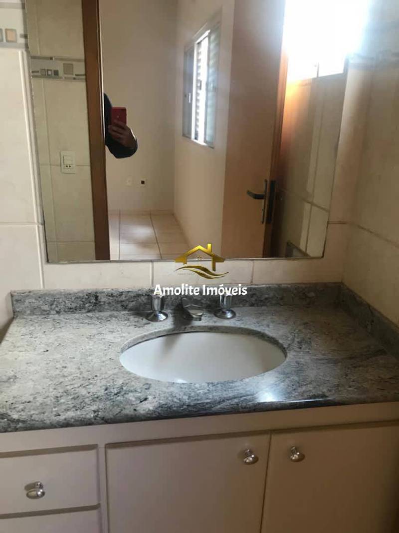 Casa de Condomínio com 4 quartos à venda, 240m² — foto 9 de 27
