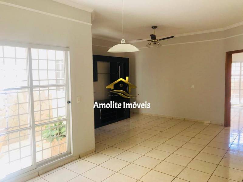 Casa de Condomínio com 4 quartos à venda, 240m² — foto 7 de 27