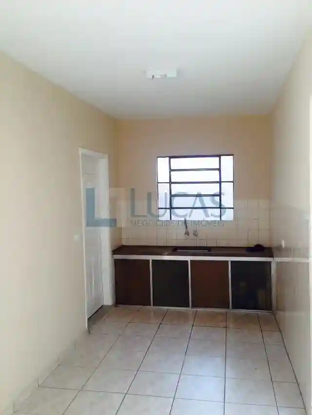 Casa Comercial com 6 quartos à venda, 180m² — foto 8 de 8