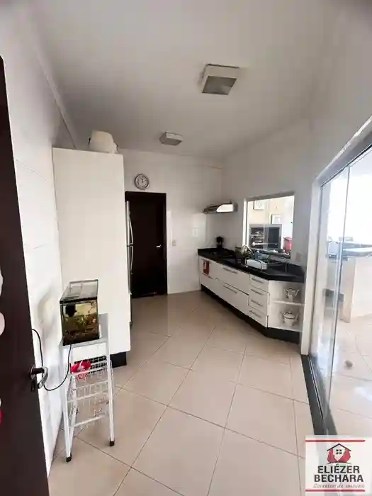 Casa de Condomínio com 3 quartos à venda, 140m² — foto 8 de 25